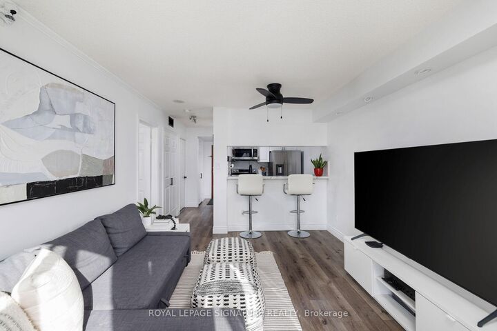 880 Dundas Street W 909 — photo 1