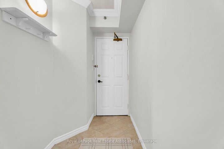 Property Photo:  4003 Kilmer Drive 311  ON L7M 4M1 