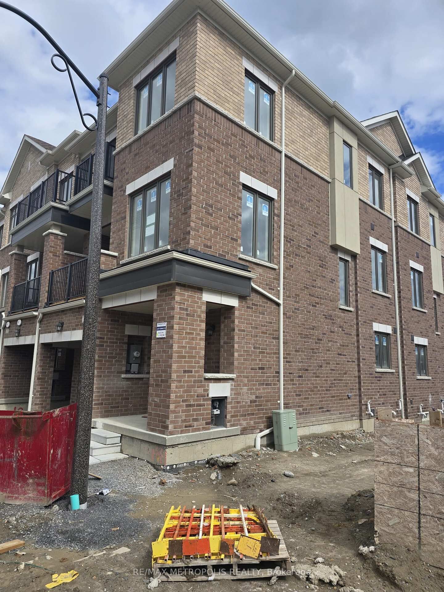 Property Photo: 1 Radiance Way ON L1P 0S2