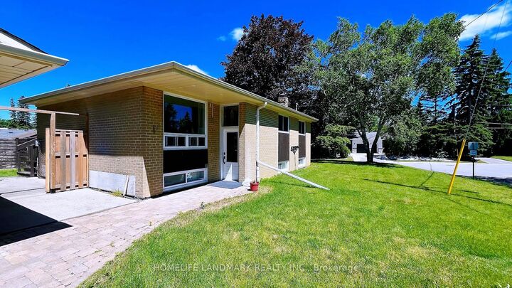 Property Photo: 5 Johnson Road ON L4G 2A1