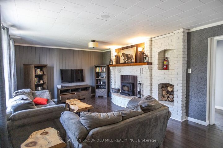 Property Photo: 124 Bruce Street S ON N0H 2P0