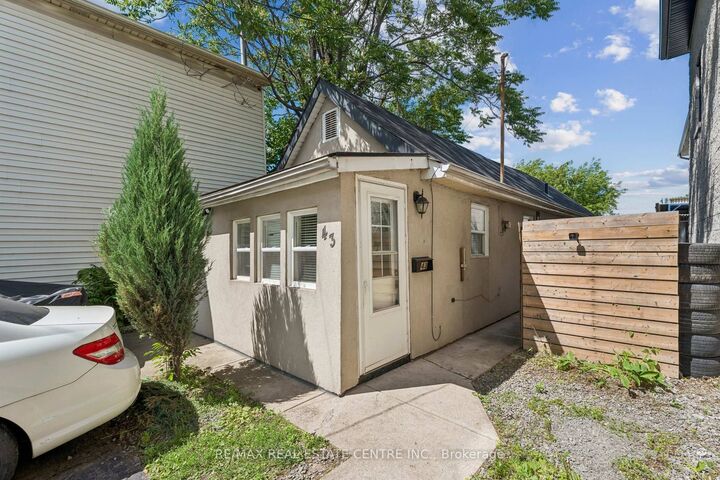 Property Photo:  43 Whitfield Avenue  ON L8L 4B5 