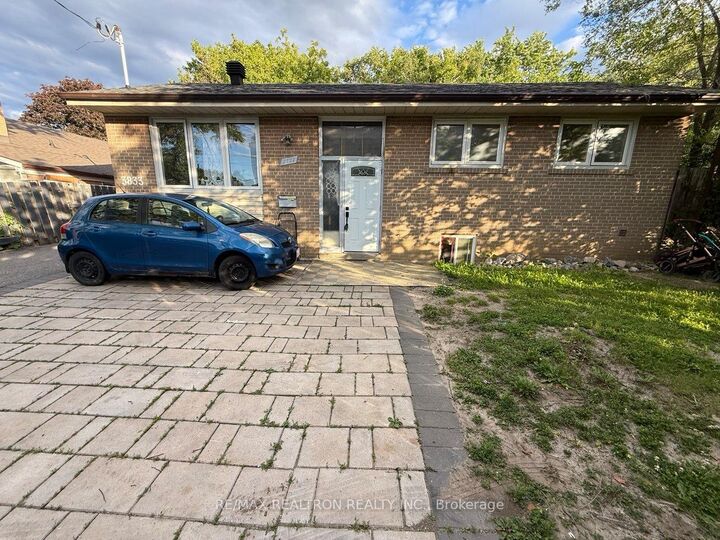 Property Photo: 3833 Finch Avenue E ON M1T 3E8