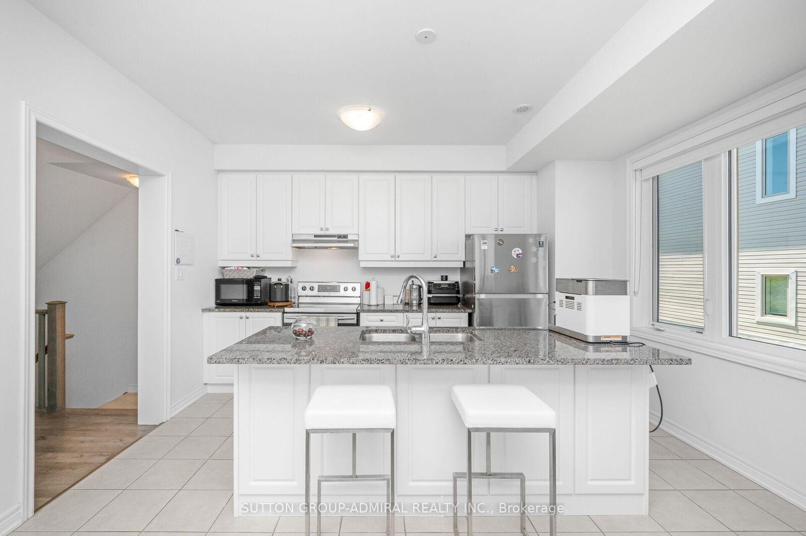 Property Photo:  82 Hibiscus Lane  ON L8K 5J3 