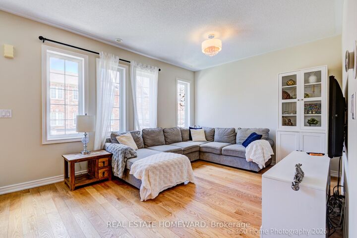 Property Photo:  28 Carnahan Terrace  ON M4E 0B2 