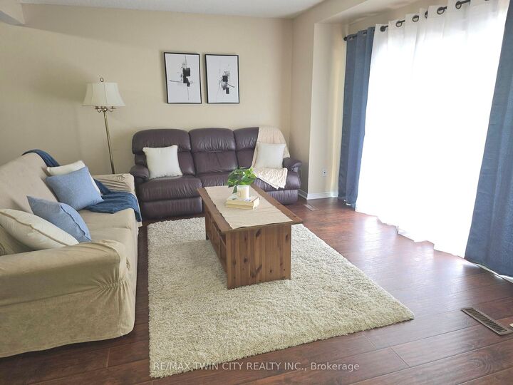 Property Photo: 250 Keats Way 6 ON N2L 6J5
