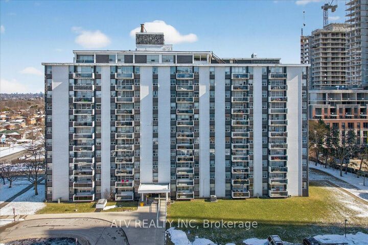 151 La Rose Avenue 804 — photo 1