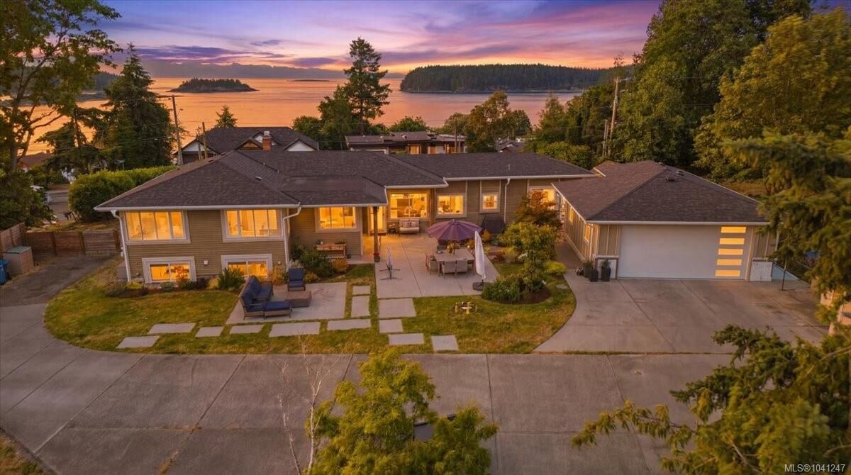 Property Photo: 2565 Departure Bay Rd BC V9S 3W2