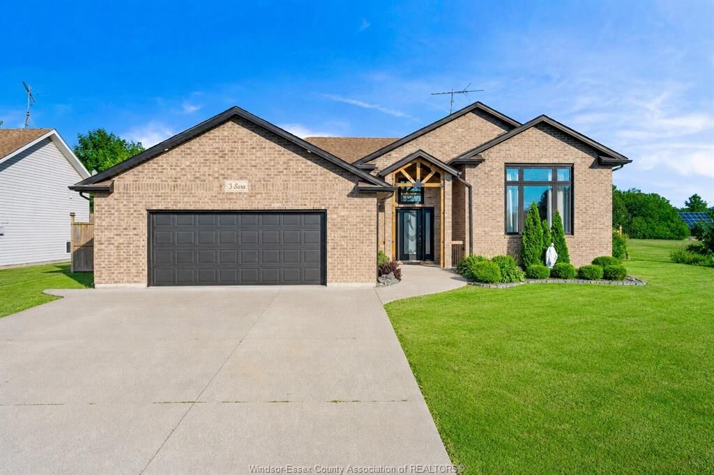 Property Photo: 3 Sara Boulevard ON N0R 1B0