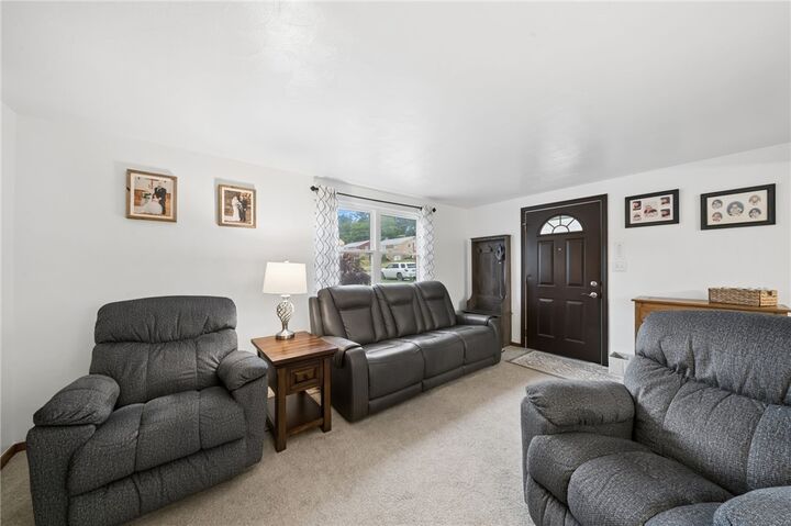 Property Photo:  4755 Woodhill Dr  PA 15120 