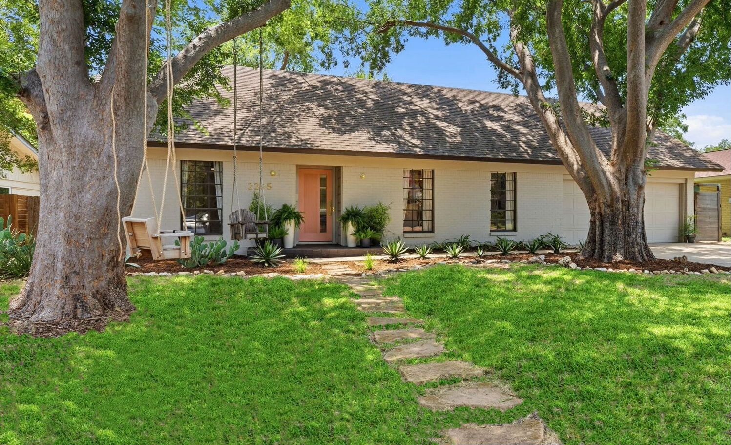 Property Photo:  2205 Laramie Trail  TX 78745 