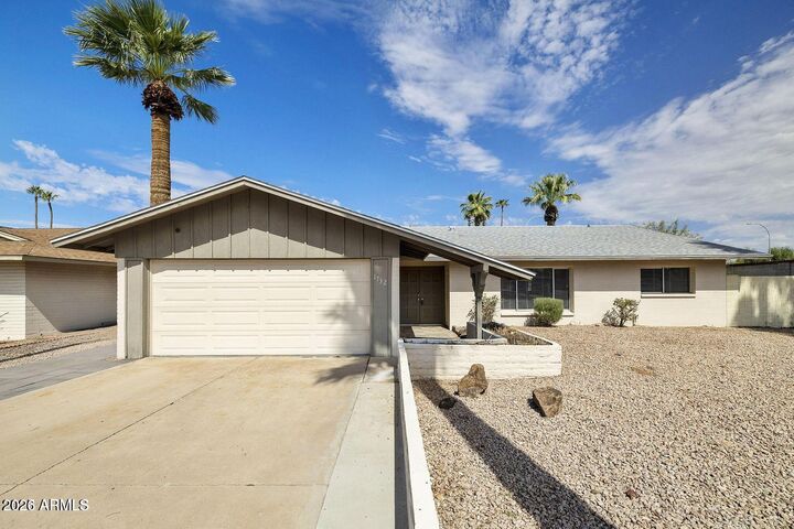 Property Photo:  1732 E Hermosa Drive  AZ 85282 