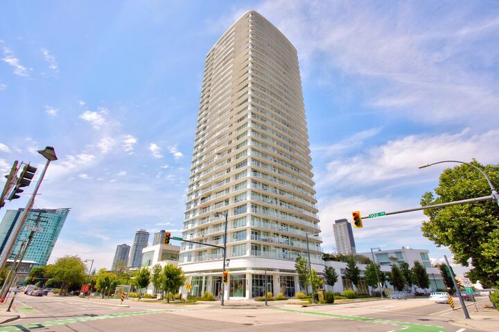 13685 102 Avenue 2705 — photo 1