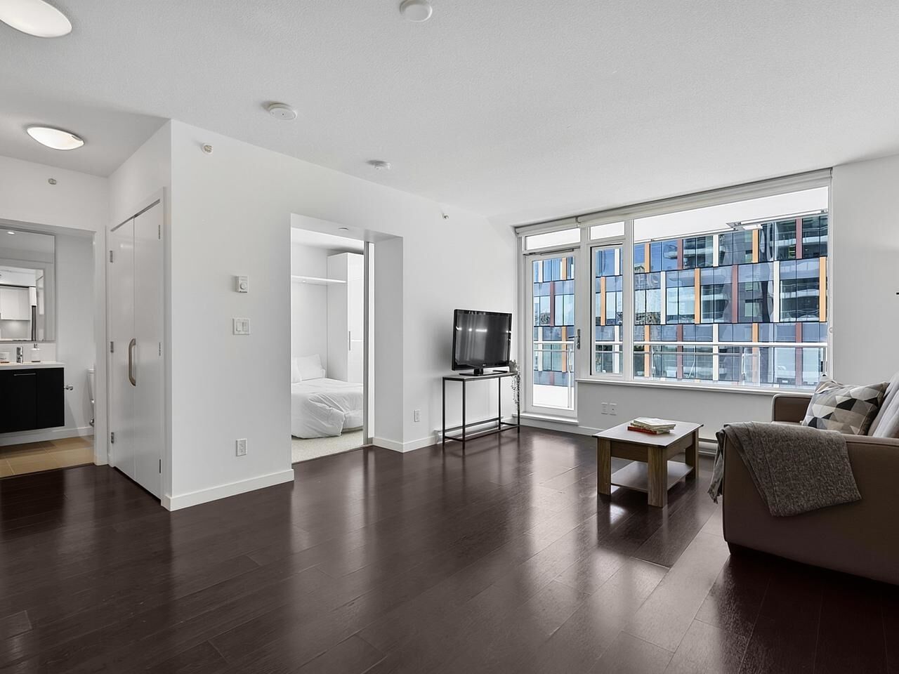 Property Photo: 6333 Silver Avenue 703 BC V5H 0C3