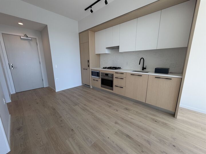 Property Photo: 5189 Earles Street 462 BC V5R 5H4