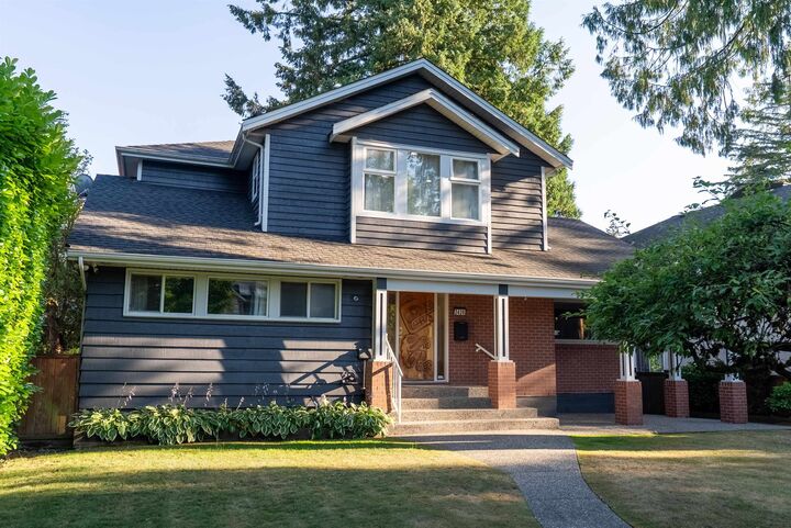 2426 W 34th Avenue — photo 1