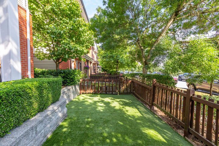 Property Photo: 19505 68A Avenue 114 BC V4N 6K3