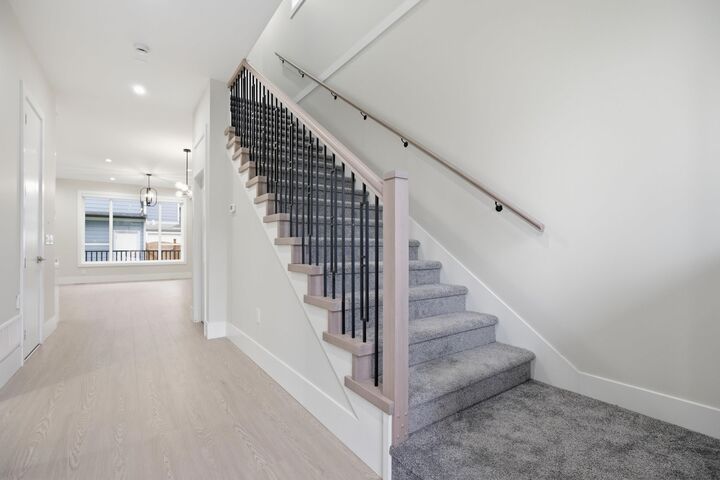 Property Photo: 17156 1 Avenue BC V3Z 9R2