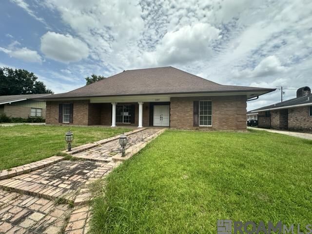 Property Photo:  1087 Sherwood Forest Blvd  LA 70815 