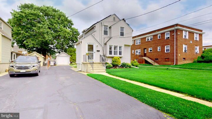 Property Photo:  27 W Holly Avenue  NJ 08107 