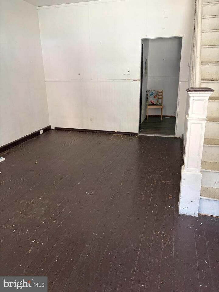 Property Photo:  814 E Thayer Street  PA 19134 