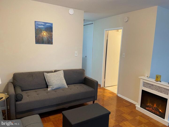 Property Photo:  2800 Wisconsin Avenue NW 306  DC 20007 