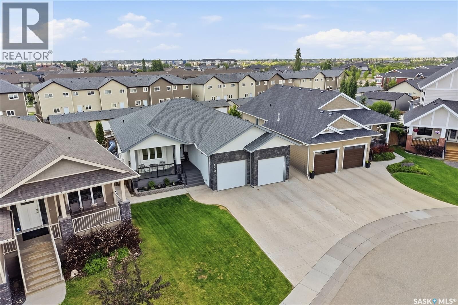 Property Photo:  130 Sinclair Crescent  SK S7V 0A4 