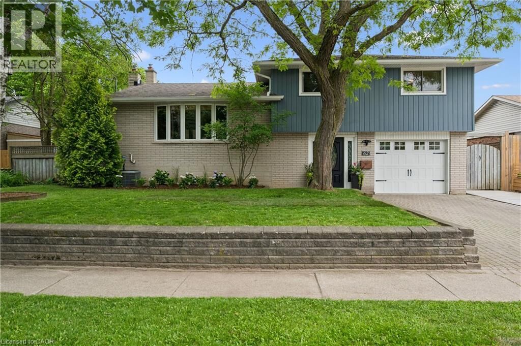 Property Photo:  62 Glenburnie Drive  ON N1E 4C5 