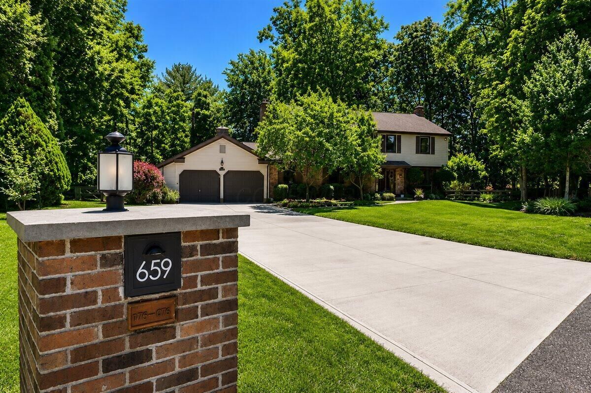 Property Photo:  659 Boxford Lane  OH 43213 