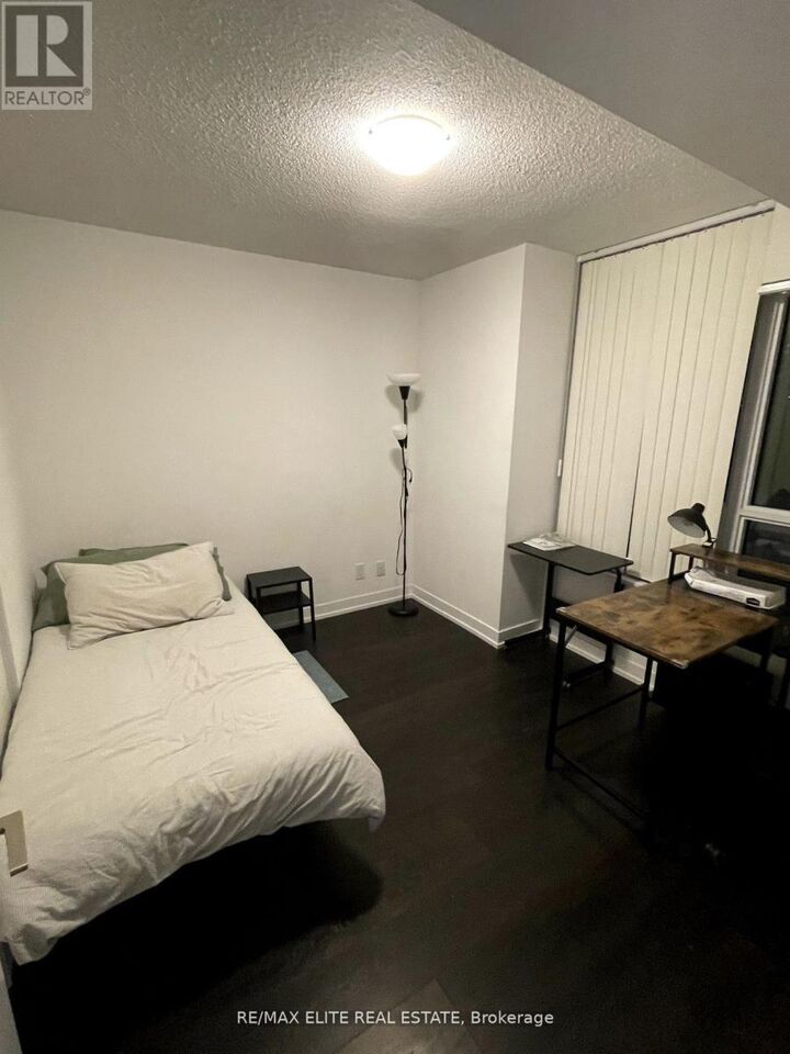Property Photo:  365 Church Street 1705  ON M5B 0B5 