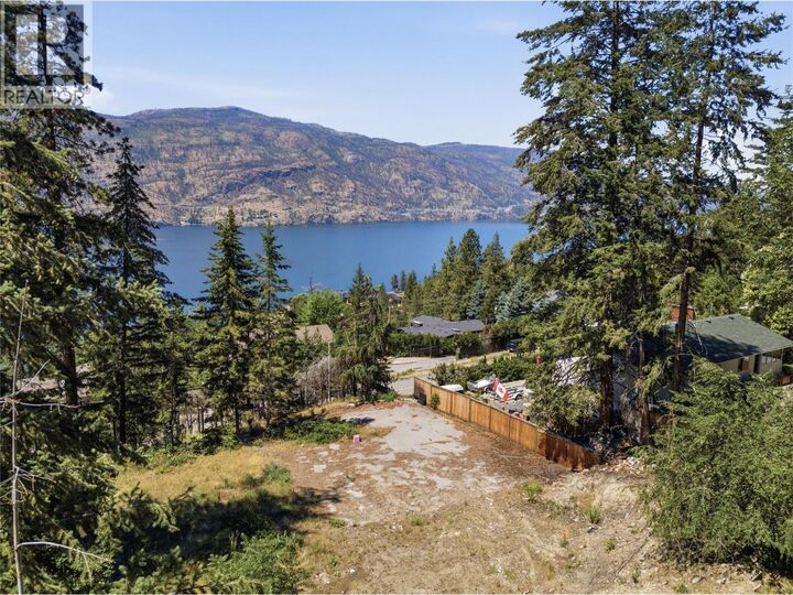 Property Photo:  259 Clifton Road North  BC V1V 1N3 