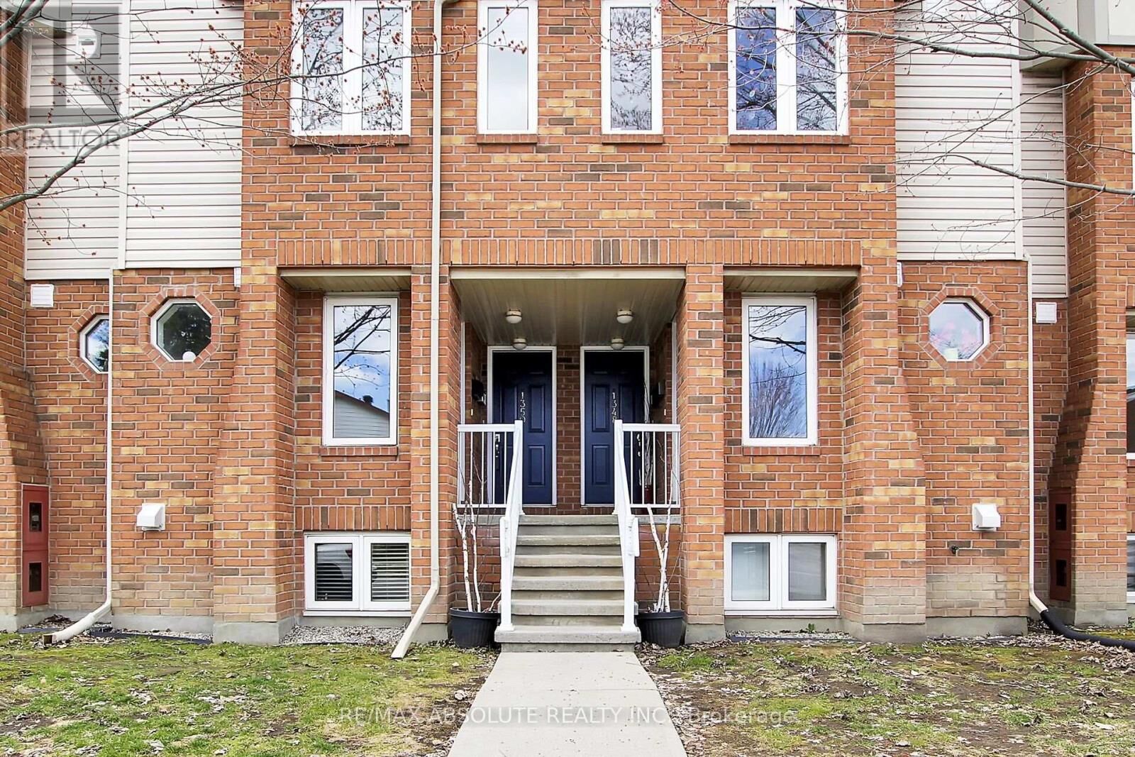 Property Photo:  1350 Guthrie Street  ON K2H 1G8 