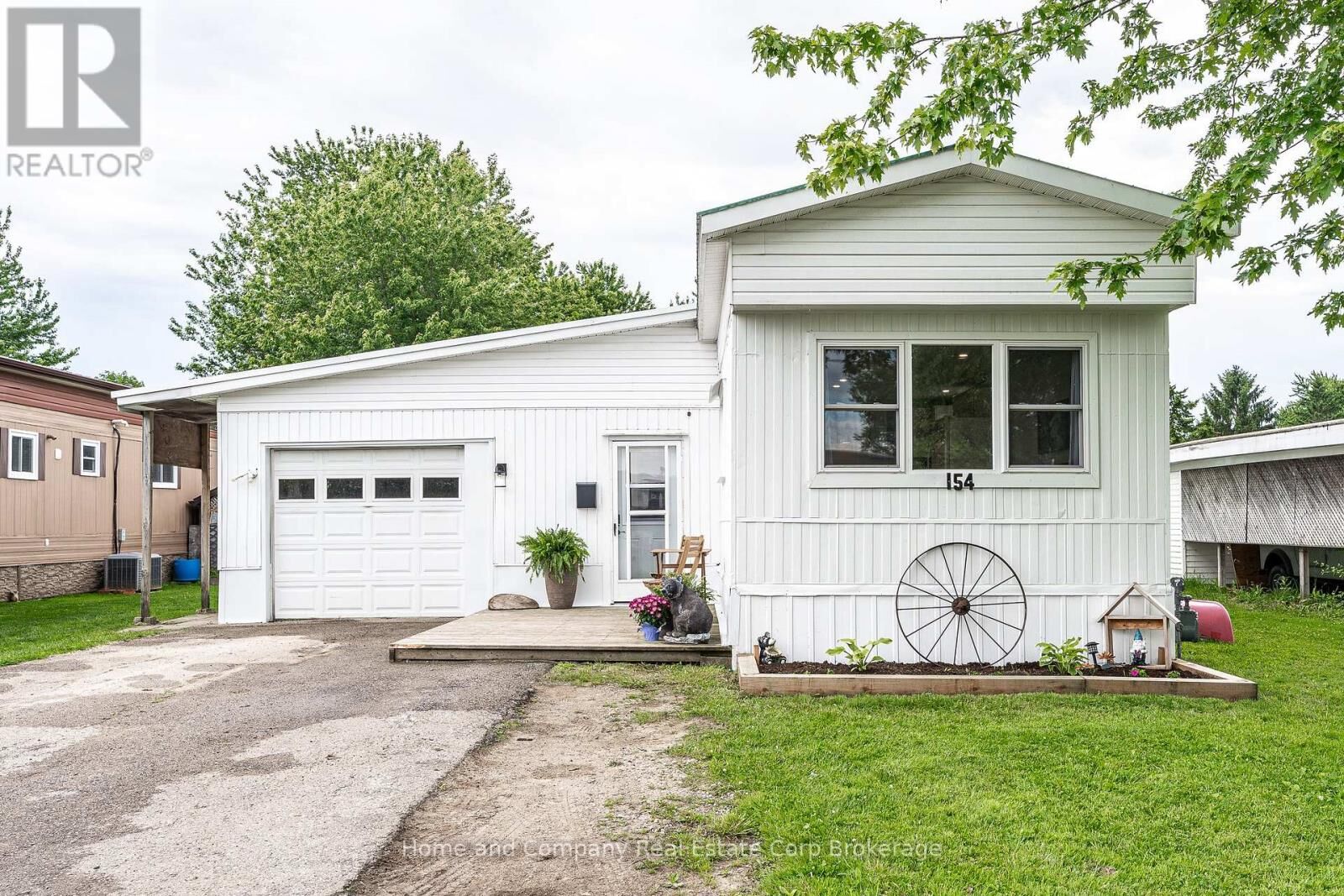 Property Photo: 154 Maple Street ON N5A 6S6