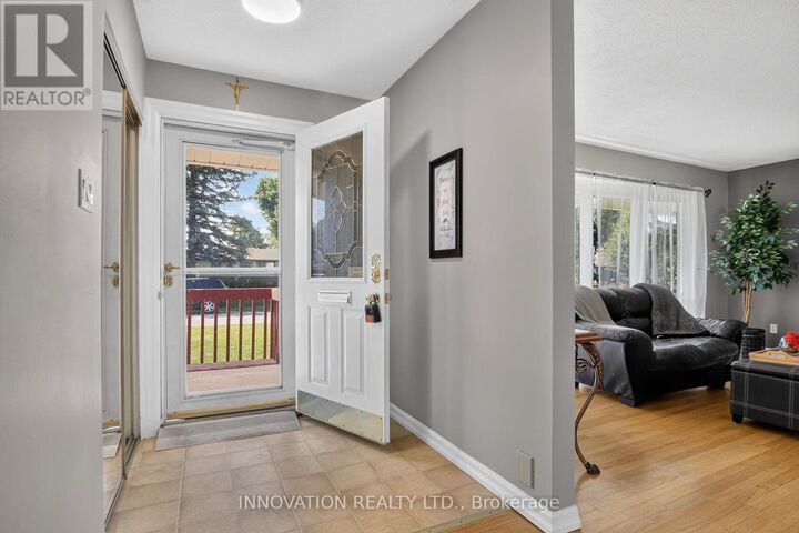 Property Photo: 13 Dorland Crescent ON K2H 6E6