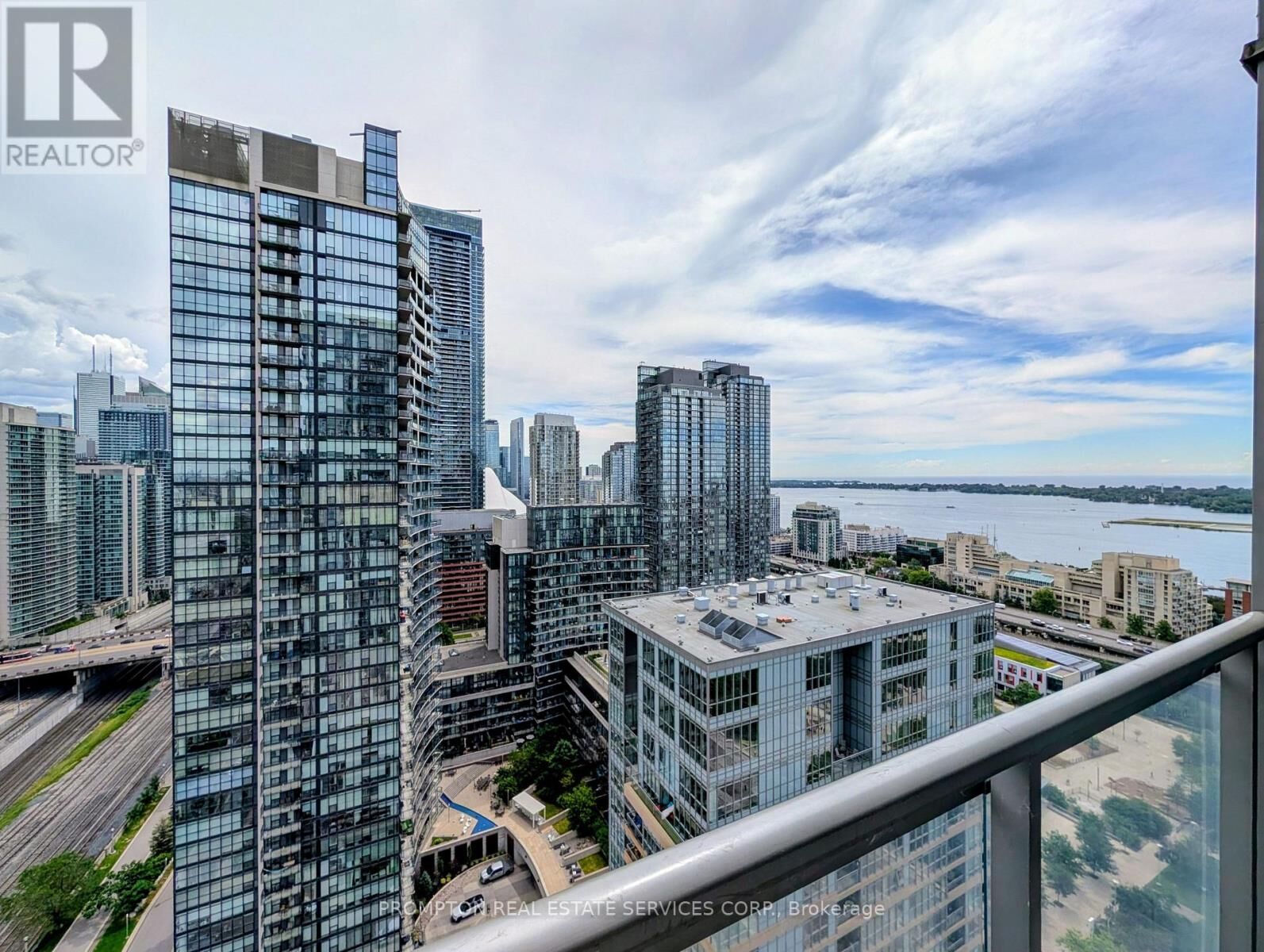 Property Photo:  15 Iceboat Terrace 3105  ON M5V 4A5 