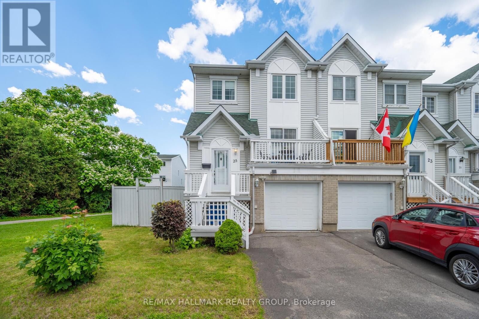 Property Photo:  25 Castlegreen Private 36  ON K1T 3N4 