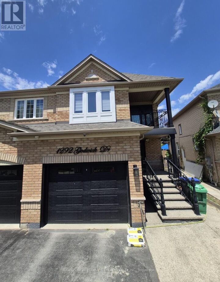 Property Photo:  1292 Godwick Drive (Upper)  ON L5N 7X3 