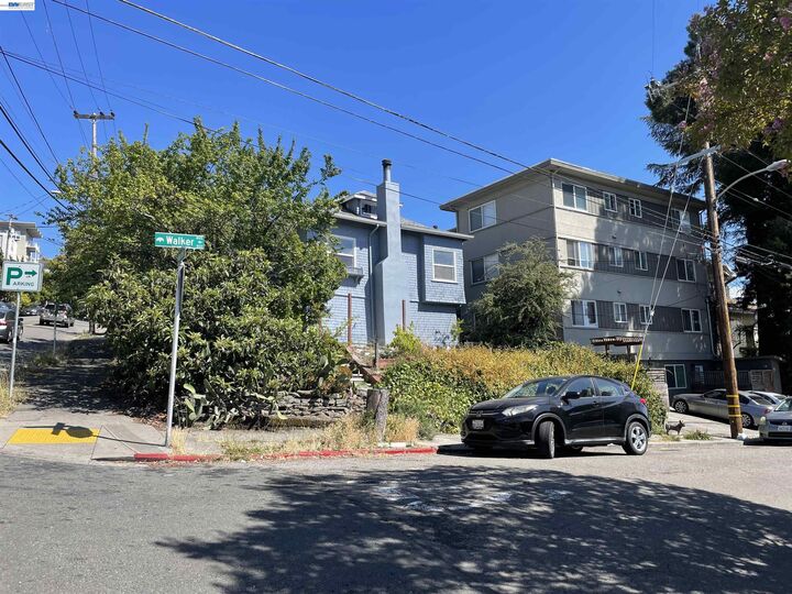 Property Photo:  770 Walker Ave  CA 94610 