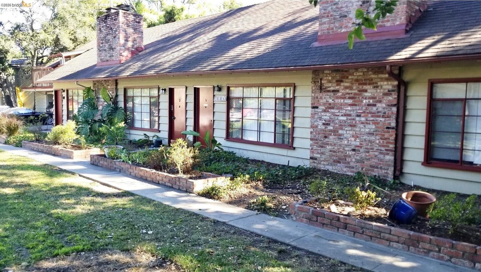 Property Photo:  21 Waverley Ct 3  CA 94025 