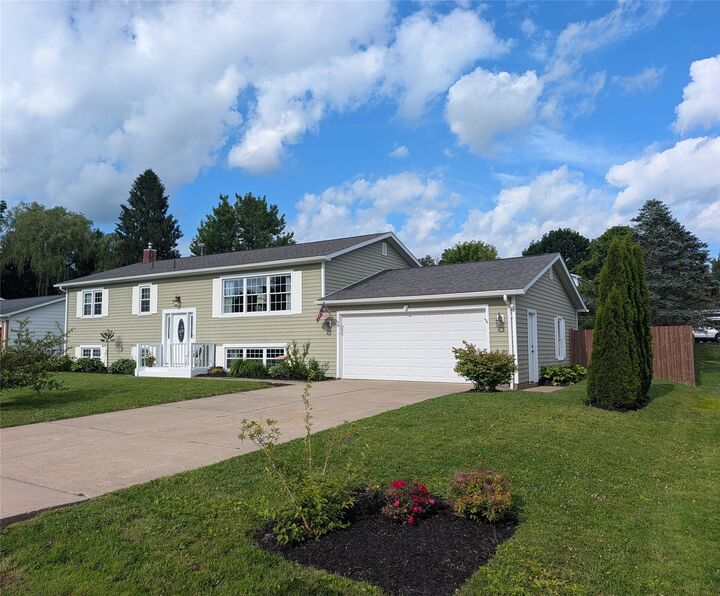 Property Photo:  104 Sherwood Drive  PA 16412 