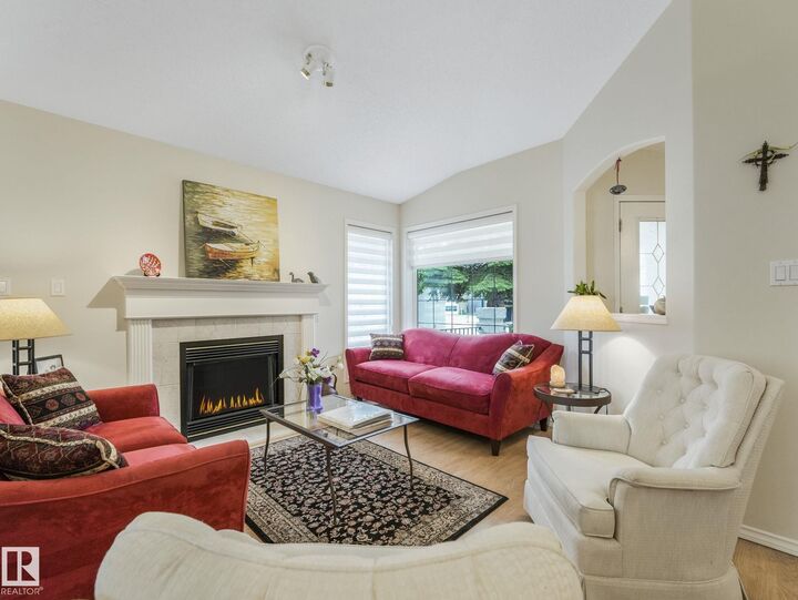 Property Photo: 122 Haddow Close NW AB T6R 2P8