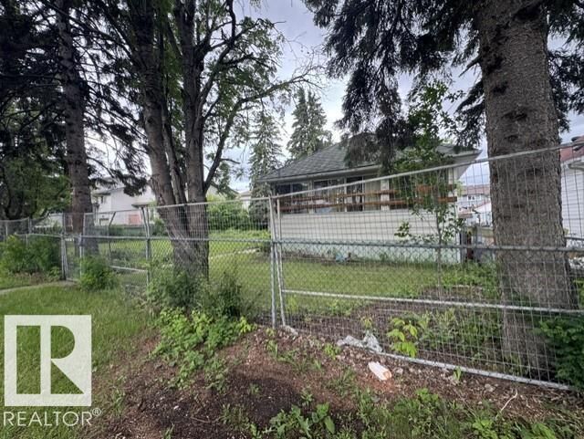 Property Photo:  12016 81 Street NW  AB T5B 2S8 