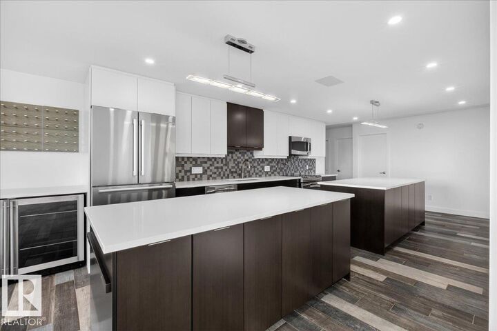 Property Photo: 9835 113 Street NW 1806 AB T5K 1N4