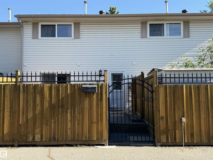 4359 46 Street — photo 1
