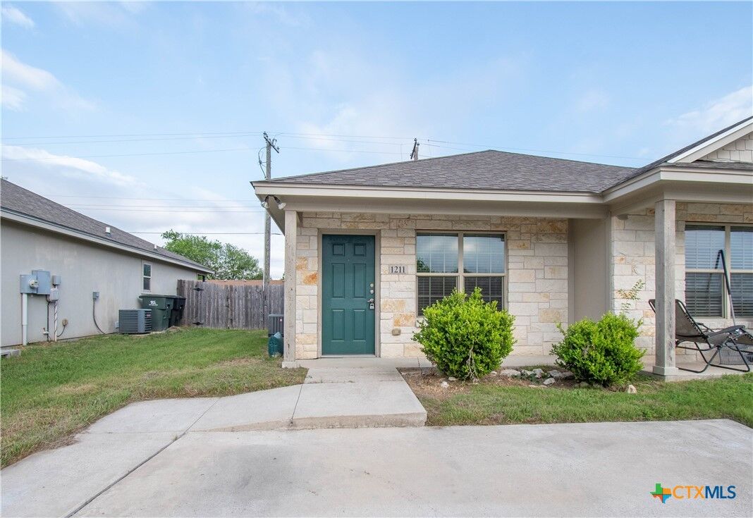 Property Photo:  1211 Honor Lane  TX 76501 