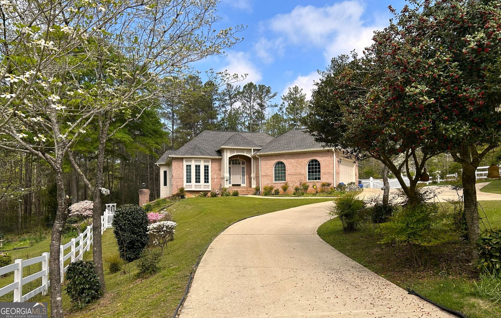 Property Photo:  132 Sunny Point Circle  GA 30240 