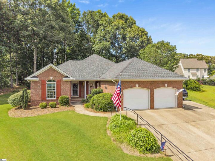 Property Photo: 726 Moonridge Drive SC 29369