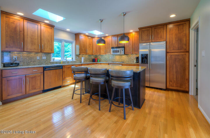 Property Photo: 4513 Wolfspring Dr KY 40241