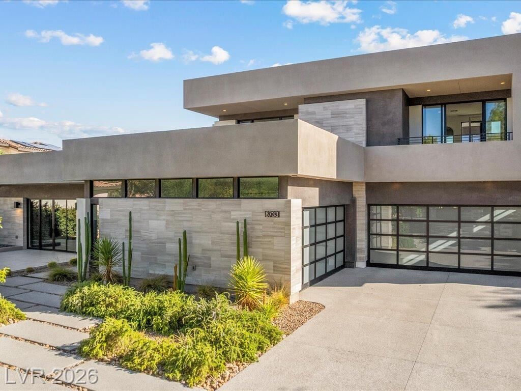 Property Photo: 8733 Newport Isle Court NV 89117