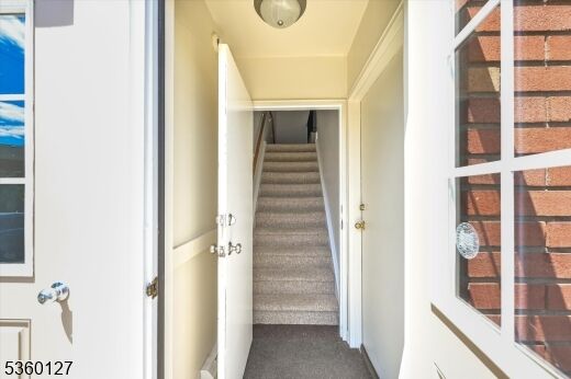 Property Photo:  46 Knox Ter 2A  NJ 07470 